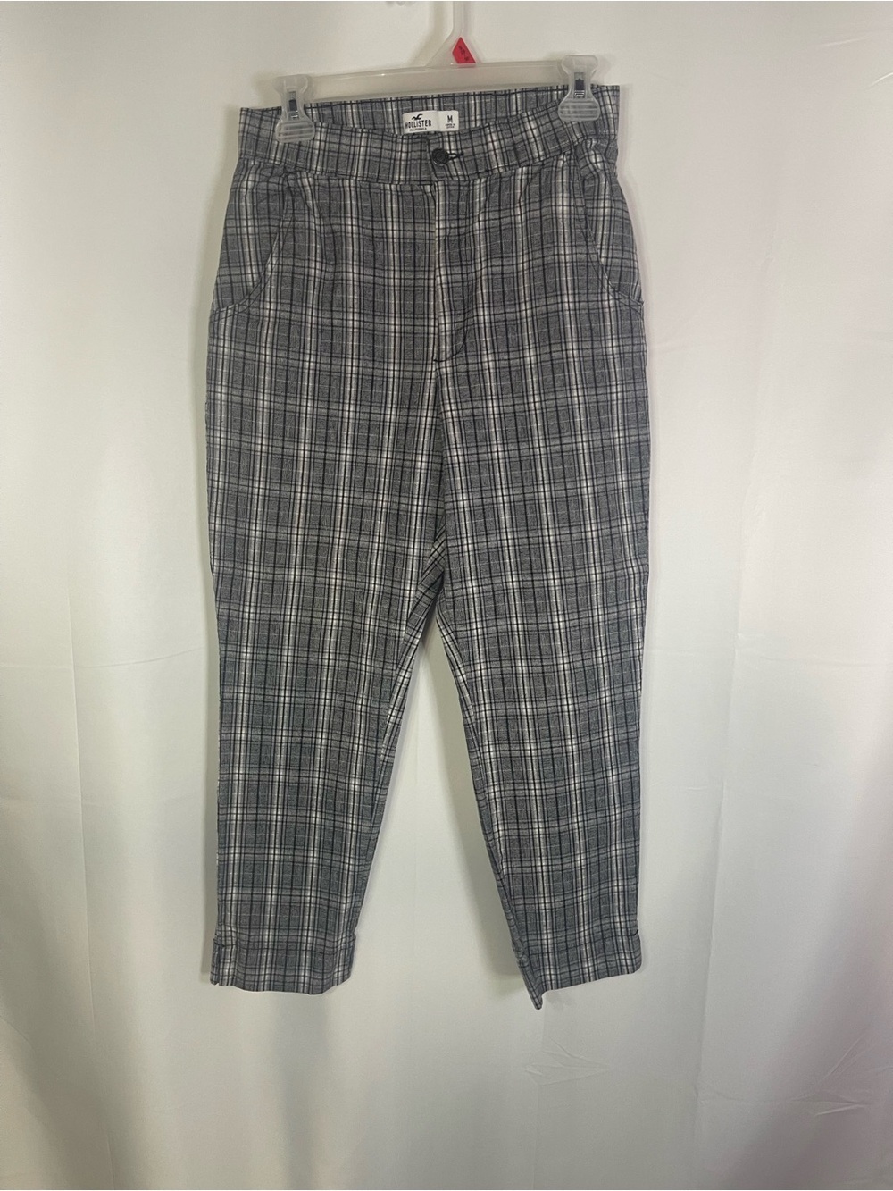 Hollister Plaid Cropped Slim Trousers in Gray and White
